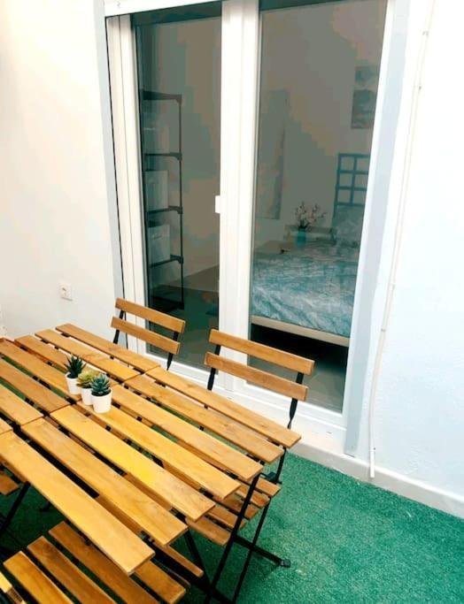 Apartamento En La Playa Las Arenas +Wifi+Ac Valenza Esterno foto