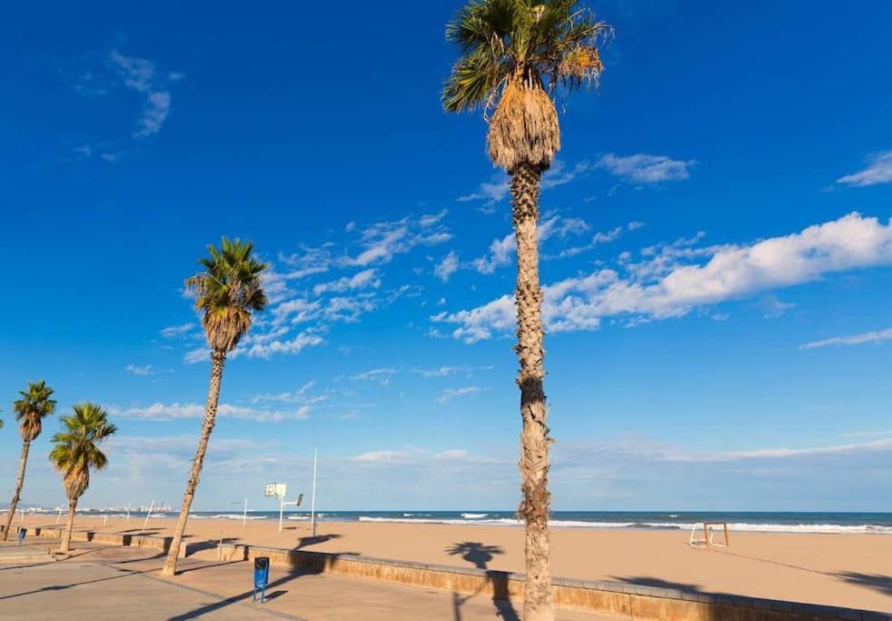 Apartamento En La Playa Las Arenas +Wifi+Ac Valenza Esterno foto